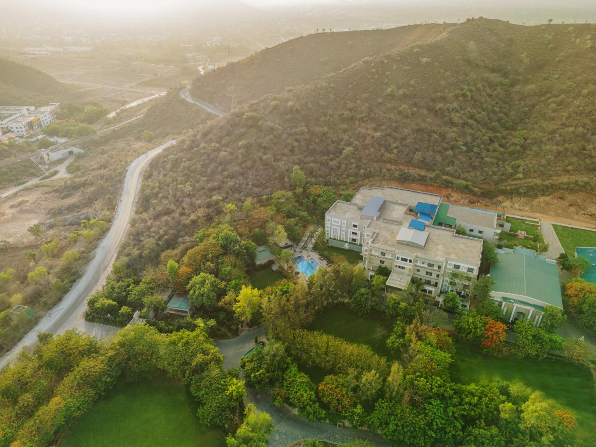 Essentia Luxury Resort & Spa Udaipur Exterior photo